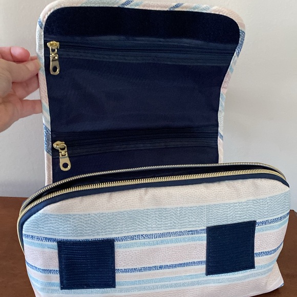 Sophia Joy Cosmetics Case with Handle. NWT - Picture 10 of 12